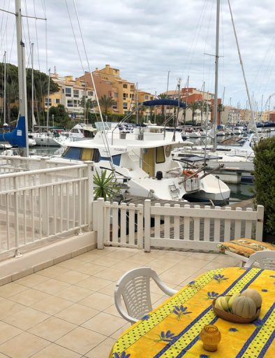 Grande terrasse de 24m² coté port